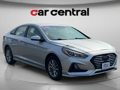 Used 2018 Hyundai Sonata SE w/ Cargo Package FWD image 7