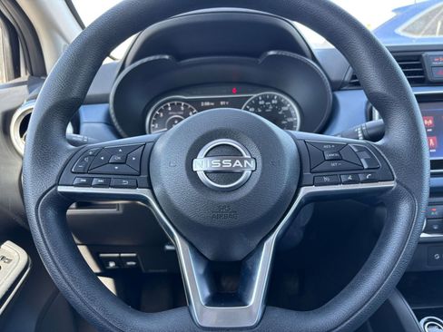 Used 2025 Nissan Versa SV image 25