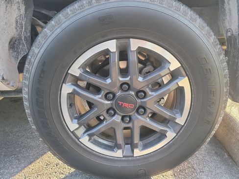 Used 2024 Toyota Tacoma TRD Sport w/ TRD Sport Upgrade Package RWD image 7