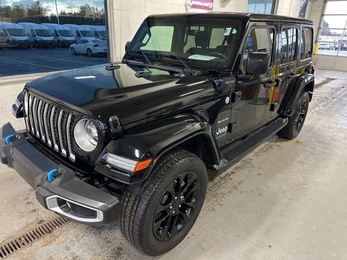 Used 2022 Jeep Wrangler Unlimited Sahara 4xe image 37