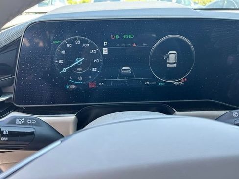 Used 2023 Kia Niro Wave w/ Wave Preserve Package FWD image 10