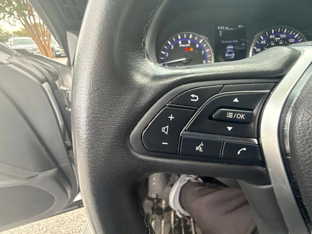 Used 2019 INFINITI Q60 3.0t Luxe w/ Cargo Package RWD image 20
