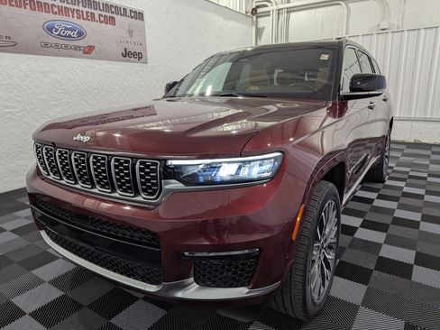 Used 2025 Jeep Grand Cherokee L Summit AWD/4WD image 3