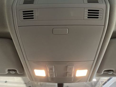 Used 2019 Volkswagen Golf S image 16