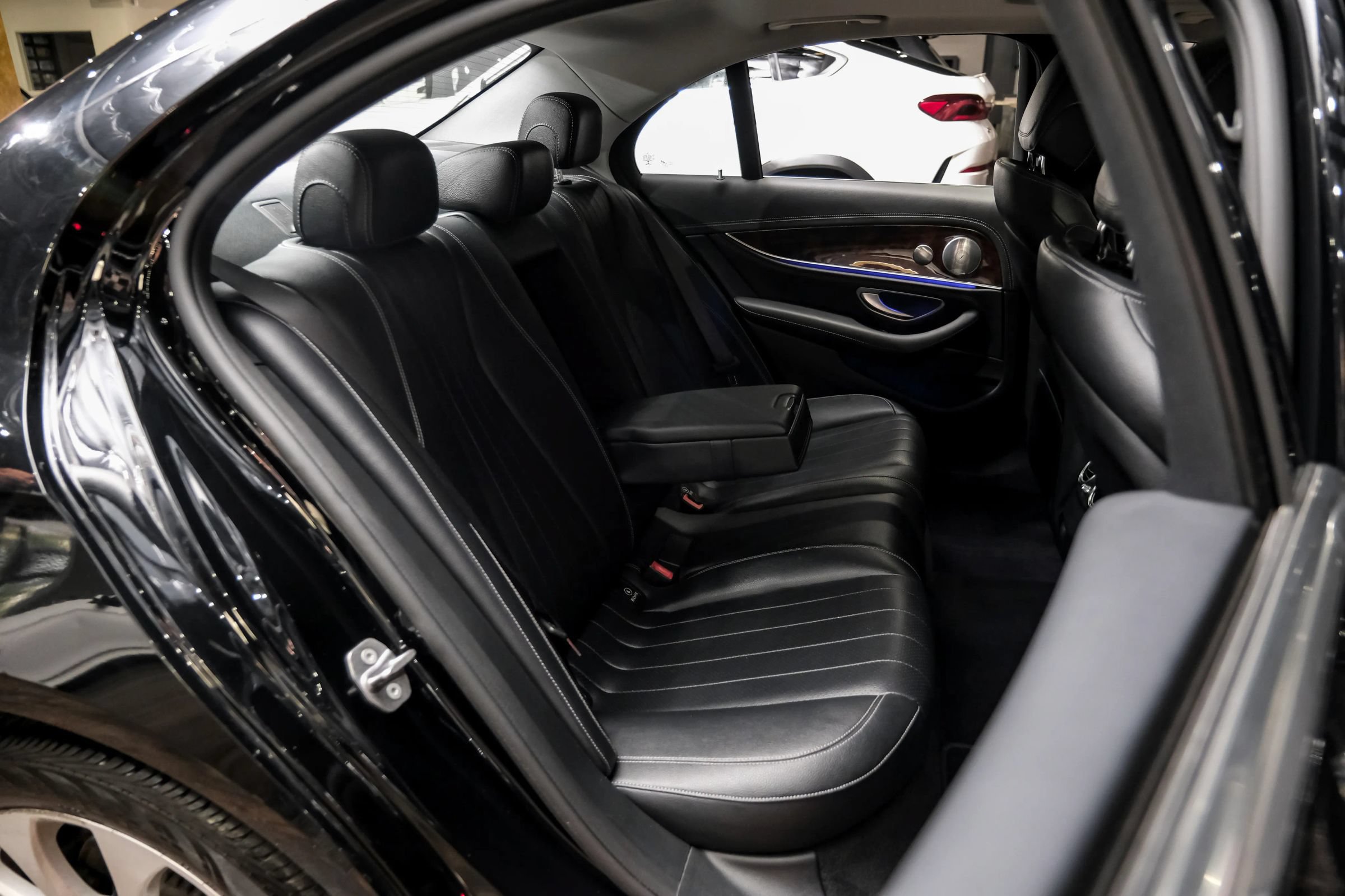 Used 2017 Mercedes-Benz E 300 image 35