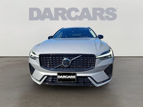 Used 2025 Volvo XC60 B5 Plus AWD/4WD image 2