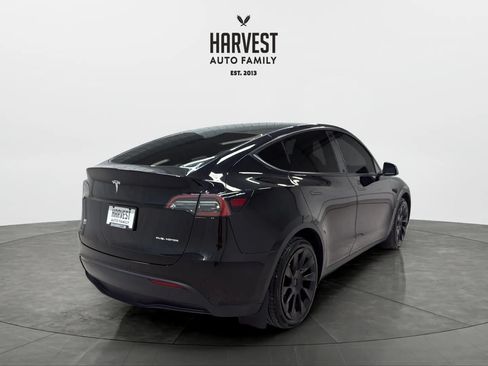 Used 2022 Tesla Model Y Long Range AWD/4WD image 6