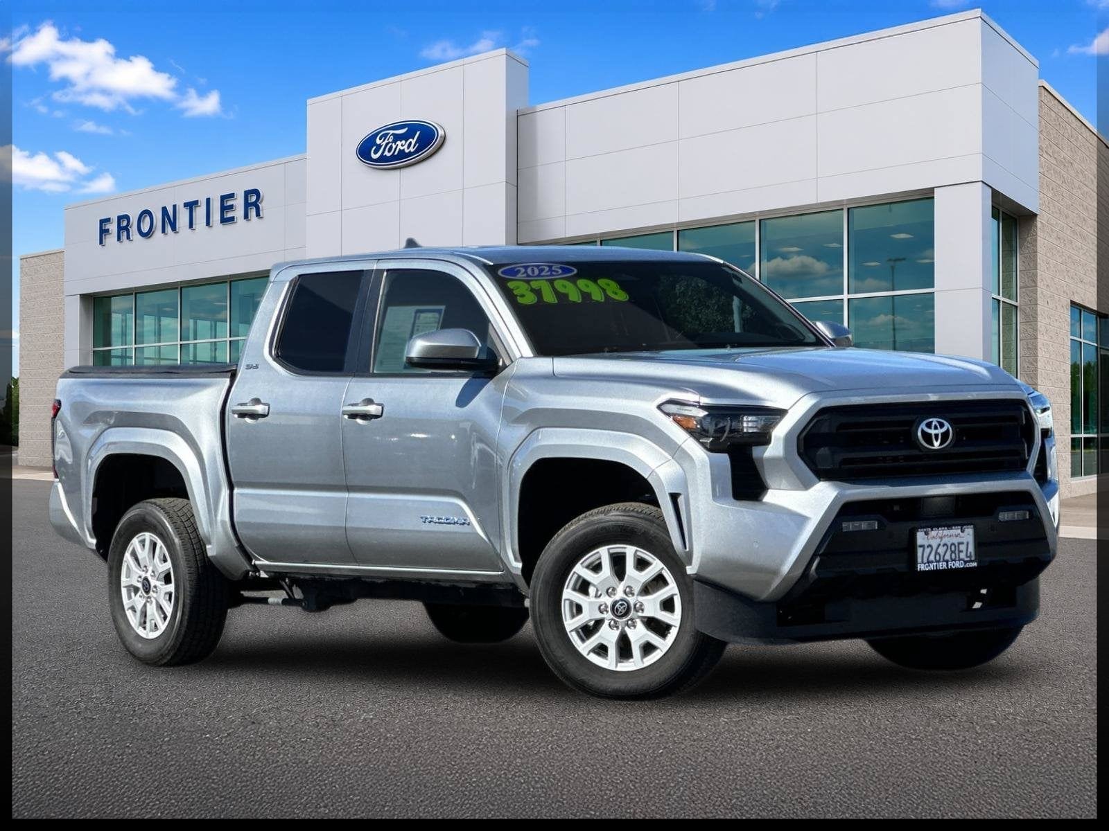 Used 2025 Toyota Tacoma SR5 w/ SR5 Upgrade Package AWD/4WD image 1