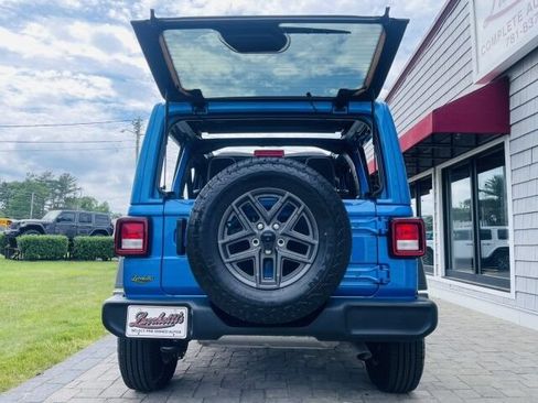 Used 2024 Jeep Wrangler Unlimited Sport AWD/4WD image 5