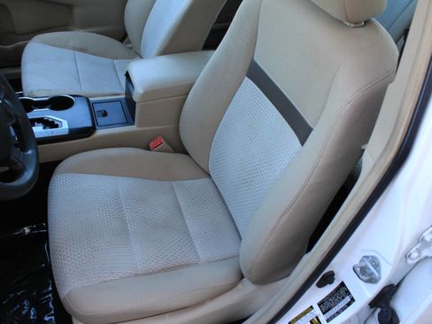 Used 2012 Toyota Camry LE image 13