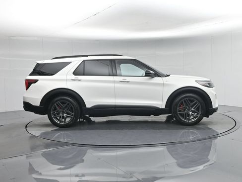 Certified 2025 Ford Explorer ST-Line w/ Premium Package RWD image 30