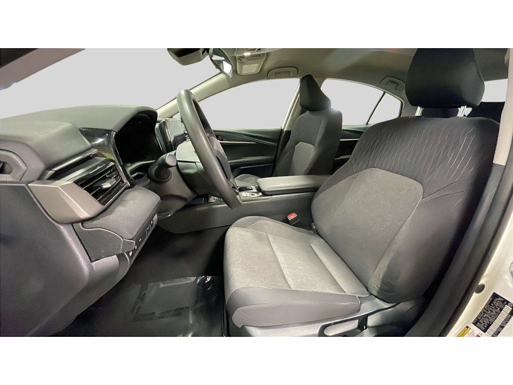 Used 2025 Toyota Camry LE FWD image 12