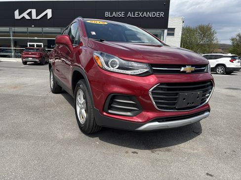 Used 2019 Chevrolet Trax LT AWD/4WD image 1