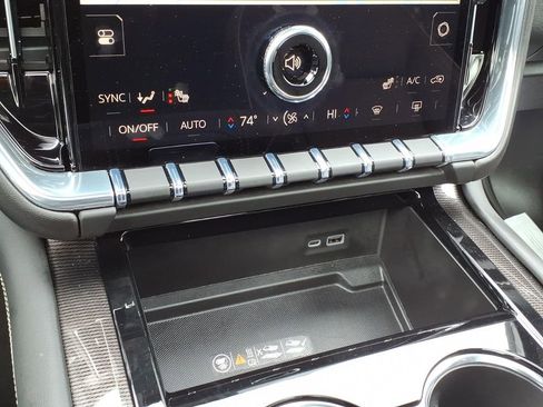 Used 2025 GMC Yukon Elevation w/ LPO, Get Active Package image 25