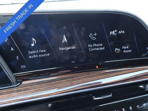 Used 2024 Cadillac Escalade Premium Luxury RWD image 32