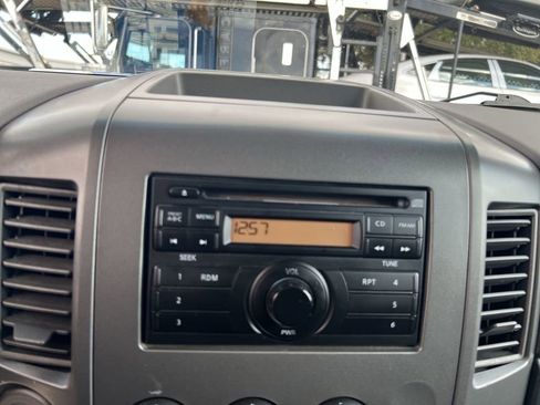 Used 2010 Nissan Titan XE image 11