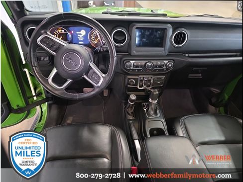 Used 2018 Jeep Wrangler Unlimited Sahara w/ LED Lighting Group AWD/4WD image 16