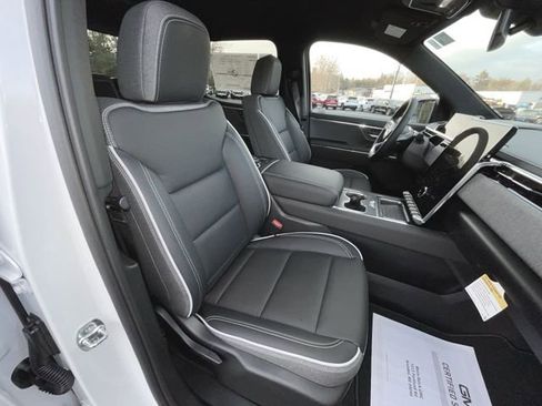 New 2026 GMC Sierra EV Elevation image 32