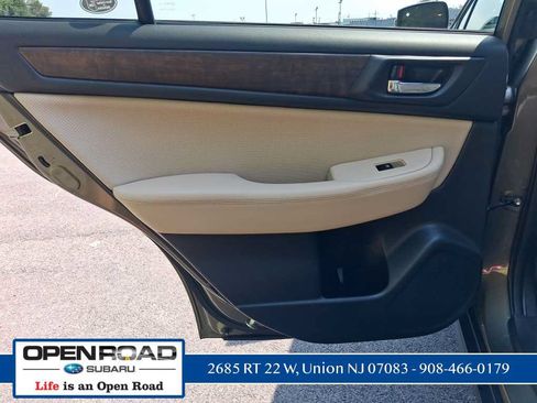 Used 2017 Subaru Outback 2.5i Limited AWD/4WD image 21