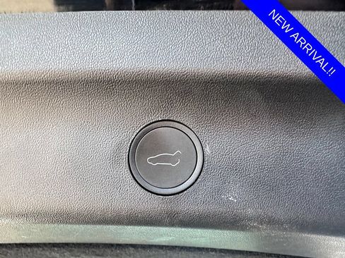 Used 2023 Tesla Model Y Long Range AWD/4WD image 12