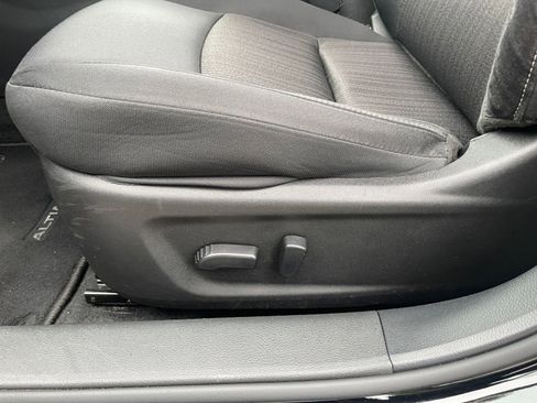 Used 2025 Nissan Altima 2.5 SV image 22