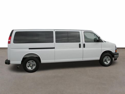Used 2025 Chevrolet Express 3500 LT w/ LT Preferred Equipment Group RWD image 2