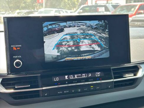 Certified 2025 Toyota Sienna XLE w/ XLE Plus Package FWD image 36