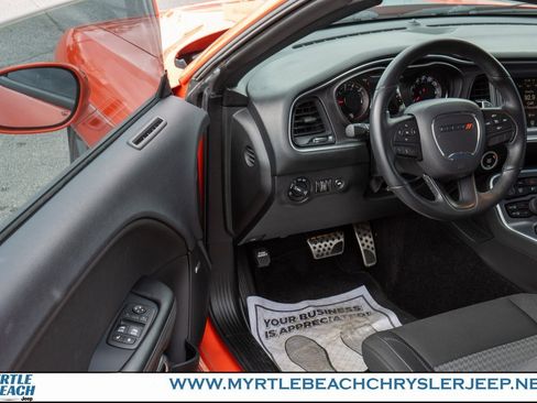 Used 2016 Dodge Challenger R/T w/ Driver Convenience Group image 15