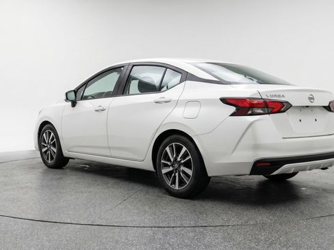 Used 2025 Nissan Versa SV image 6