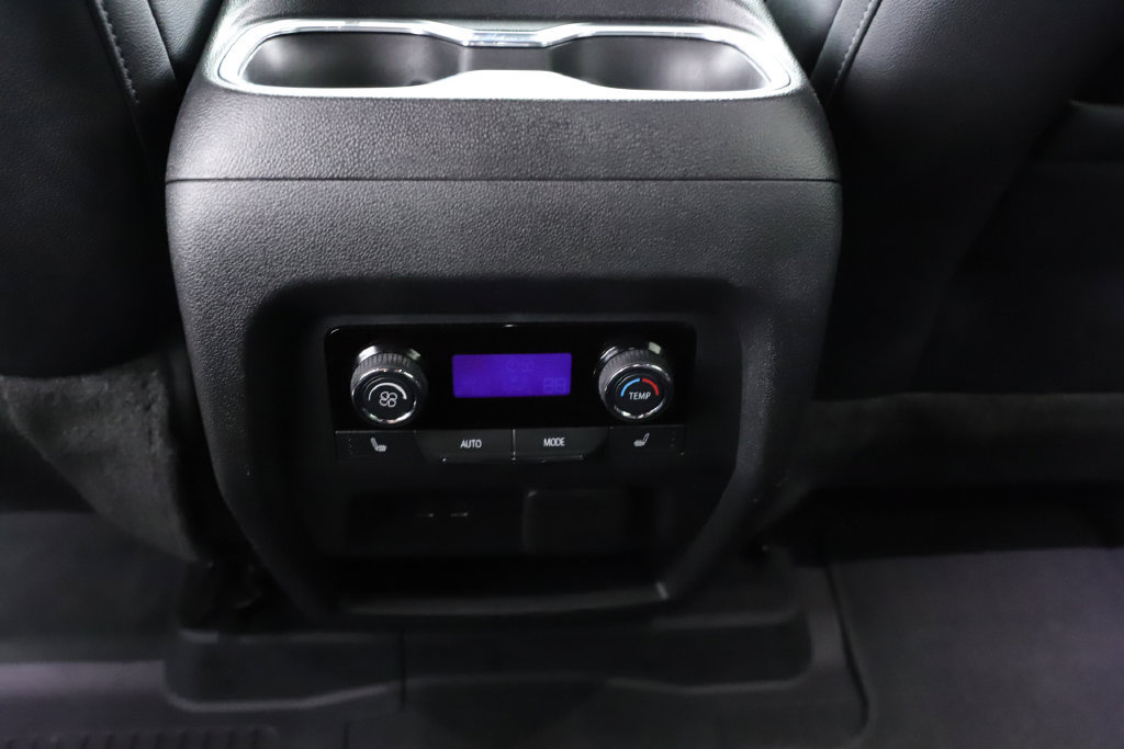 Used 2024 Chevrolet Traverse RS AWD/4WD image 28