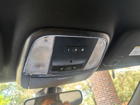 Used 2018 Jeep Grand Cherokee Altitude RWD image 17