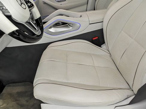Used 2022 Mercedes-Benz Maybach GLS 600 4MATIC image 19