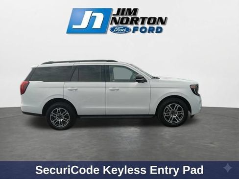 Used 2025 Ford Expedition Active AWD/4WD image 12