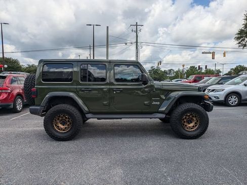 Used 2022 Jeep Wrangler Unlimited Sahara w/ LED Lighting Group AWD/4WD image 3