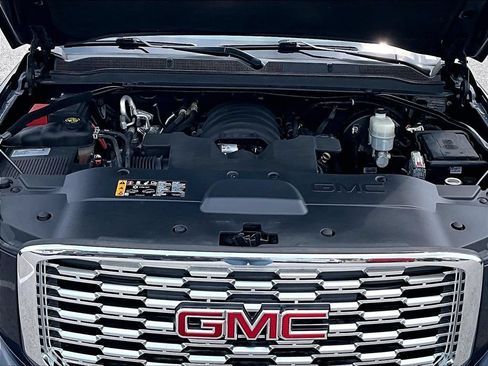 Used 2019 GMC Yukon Denali w/ Open Road Package AWD/4WD image 11