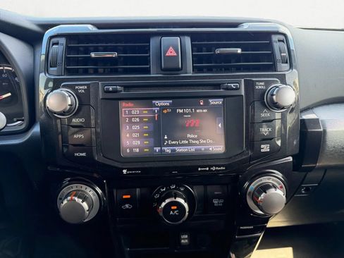 Used 2018 Toyota 4Runner 4WD image 17