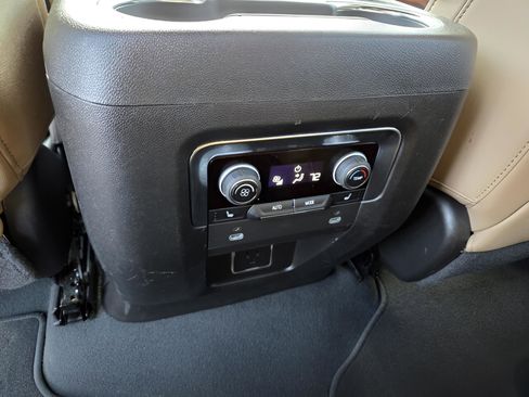 Used 2024 Chevrolet Tahoe Premier image 11