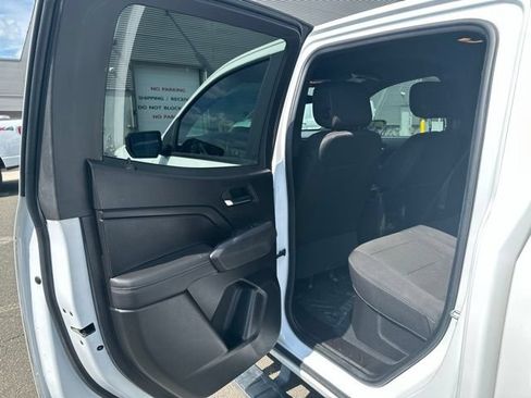 Used 2023 Chevrolet Colorado LT w/ LT Convenience Package AWD/4WD image 29
