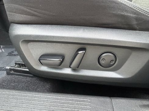 Used 2021 Nissan Rogue SV image 11