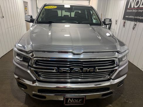Used 2019 RAM 1500 Laramie AWD/4WD image 3