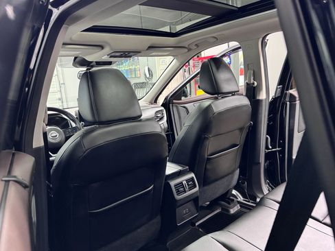 Used 2022 Nissan Rogue SV w/ SV Premium Package image 18