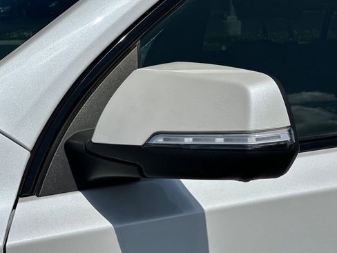 Used 2023 Chevrolet Traverse RS w/ LPO, Floor Liner Package AWD/4WD image 54