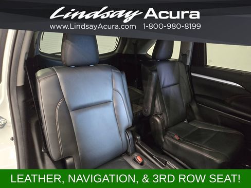 Used 2019 Toyota Highlander XLE AWD/4WD image 9