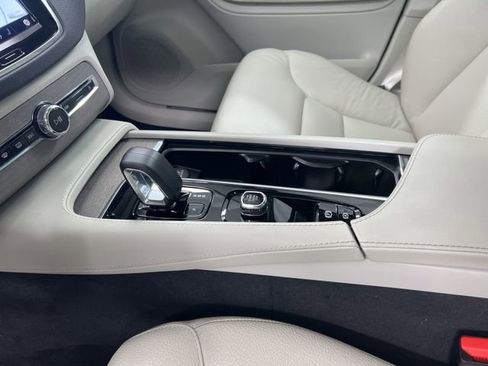 Used 2023 Volvo XC90 B6 Plus w/ Protection Package image 15