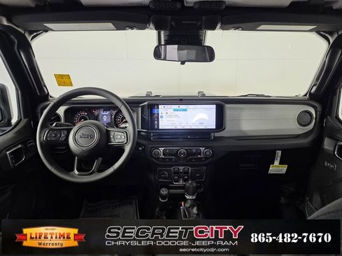 New 2025 Jeep Gladiator Sport image 28