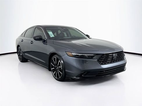 Used 2025 Honda Accord Touring image 10