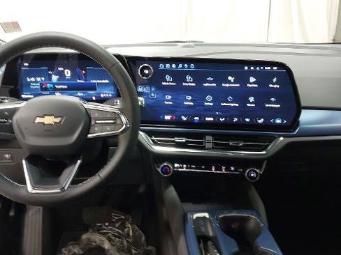 New 2026 Chevrolet Equinox EV LT image 26