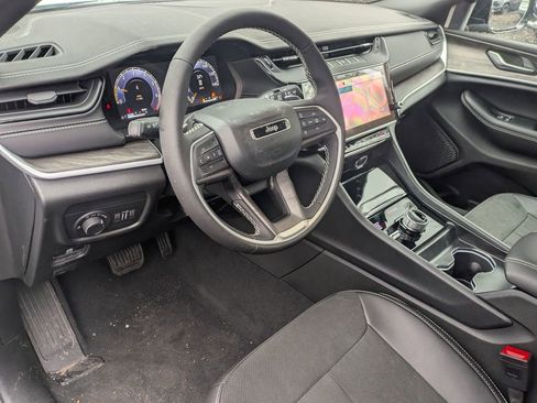New 2026 Jeep Grand Cherokee Altitude AWD/4WD image 13
