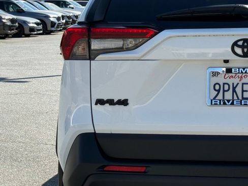 Used 2024 Toyota RAV4 XLE w/ Convenience Package FWD image 14