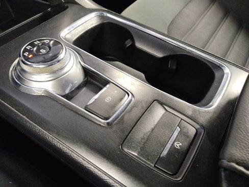 Used 2019 Ford Fusion SE FWD image 26